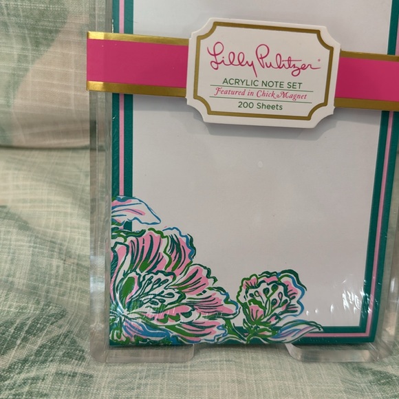 Lilly Pulitzer Notepad Holder Acrylic Office 200 Sheet Memo Pad Chick Magnet NWT - Picture 5 of 5
